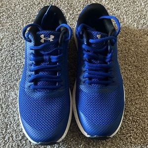 NEW Boys UA sneakers